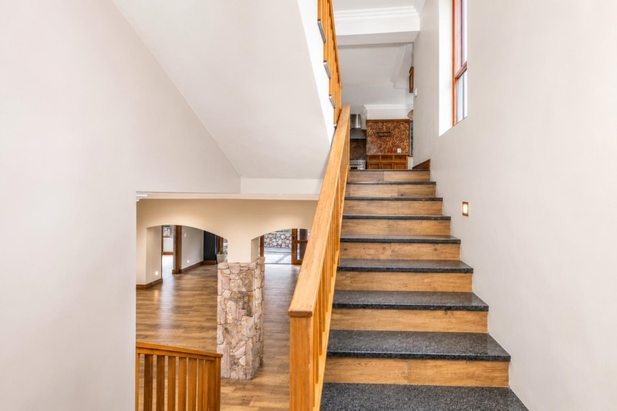 5 Bedroom Property for Sale in Xanadu Eco Park North West